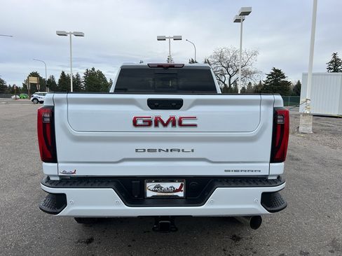 New 2026 GMC Sierra 3500 Denali w/ Denali Reserve Package AWD/4WD image 4