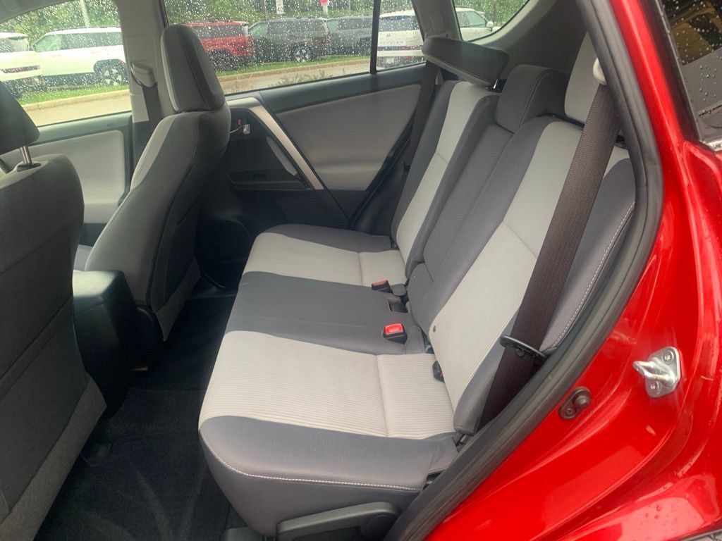 Used 2015 Toyota RAV4 XLE AWD/4WD image 26