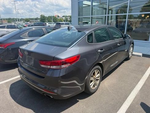 Used 2017 Kia Optima LX FWD image 3