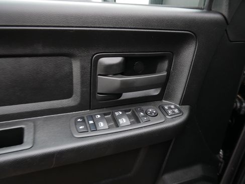 Used 2024 RAM 2500 Tradesman w/ Chrome Appearance Group image 21