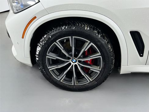 Used 2022 BMW X5 xDrive40i w/ M Sport Package image 29