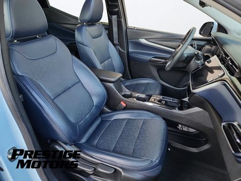 Used 2023 Chevrolet Bolt EUV Premier w/ Sun & Sound Package FWD image 26