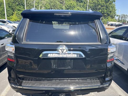 Used 2022 Toyota 4Runner Limited AWD/4WD image 8