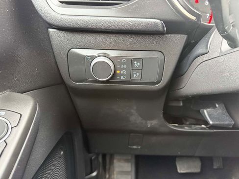 Used 2020 Ford Escape SE image 28