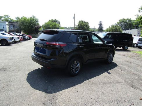 Used 2024 Nissan Rogue S AWD/4WD image 7
