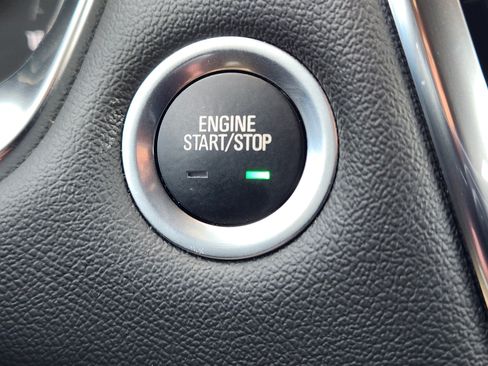 Used 2023 Chevrolet Traverse LT FWD image 18