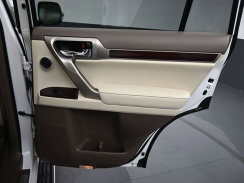 Used 2018 Lexus GX 460 Luxury AWD/4WD image 37