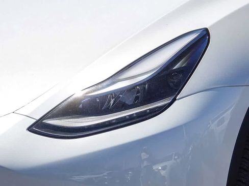 Used 2024 Tesla Model Y Long Range AWD/4WD image 8