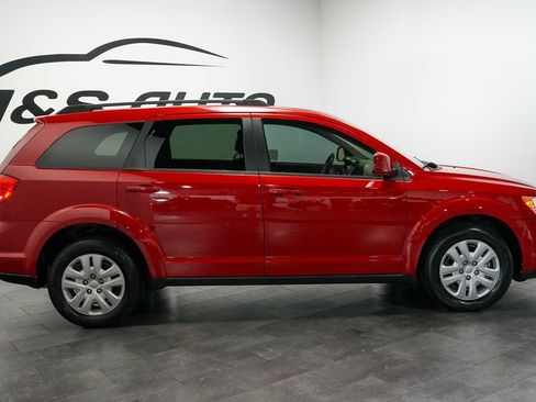 Used 2019 Dodge Journey SE FWD image 10