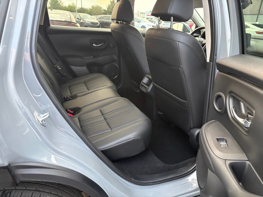 Used 2026 Honda HR-V EX-L image 12
