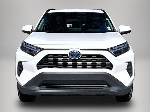 Used 2022 Toyota RAV4 XLE image 3