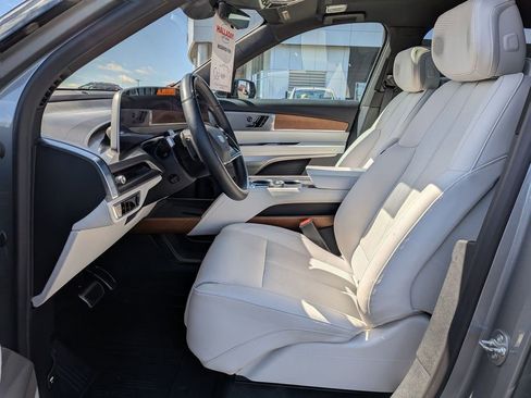 New 2026 Cadillac Vistiq Sport w/ LPO, Floor Liner Package AWD/4WD image 17