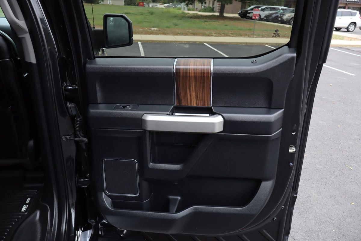 Used 2015 Ford F150 Lariat w/ Equipment Group 502A Luxury AWD/4WD image 25