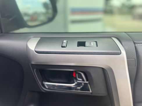 Used 2018 Toyota 4Runner SR5 image 39