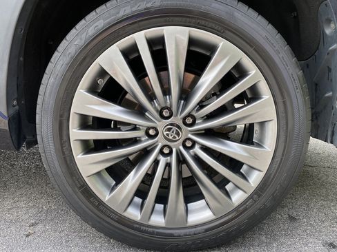 Used 2022 Toyota Highlander Platinum FWD image 45