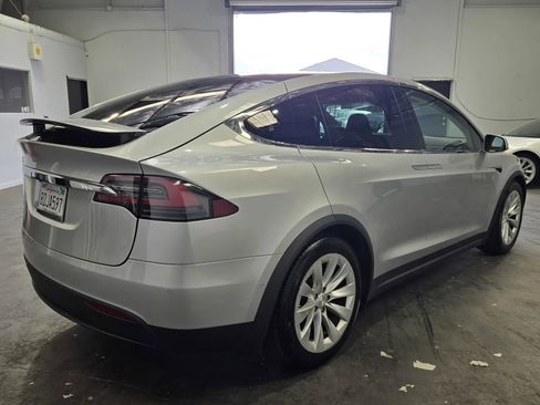 Used 2018 Tesla Model X 75D AWD/4WD image 4