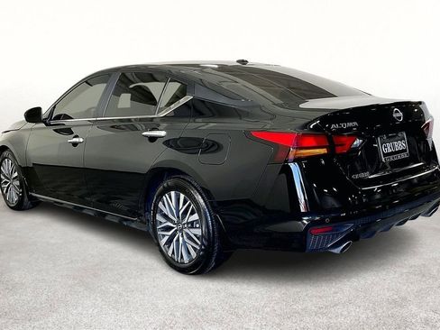 Certified 2025 Nissan Altima 2.5 SV w/ SV Premium Package FWD image 15