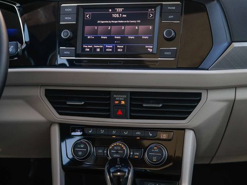 Used 2023 Volkswagen Jetta SE FWD image 13