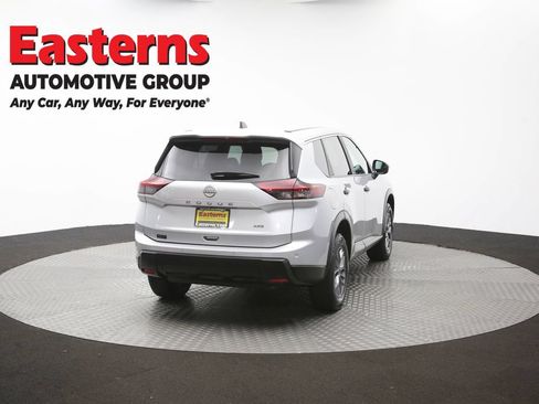 Used 2024 Nissan Rogue S AWD/4WD image 39