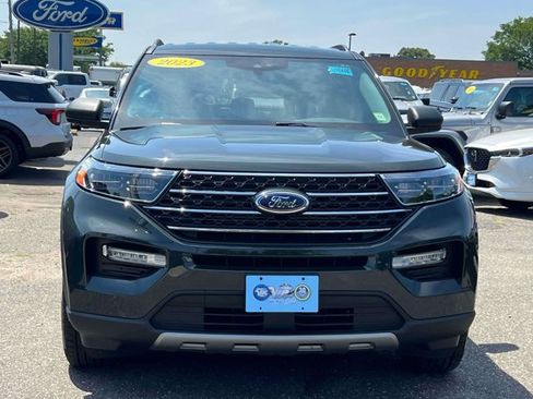 Used 2023 Ford Explorer XLT w/ Equipment Group 202A AWD/4WD image 2