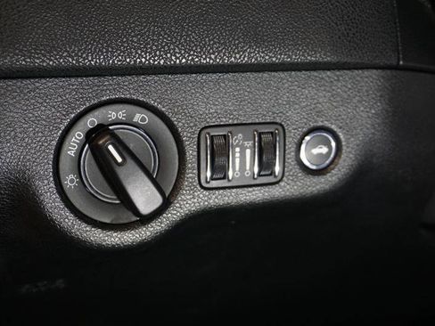 Used 2019 Dodge Charger SXT w/ Blacktop Package image 16