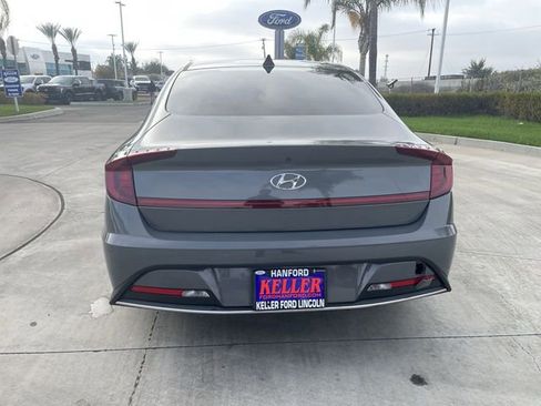 Used 2023 Hyundai Sonata SE w/ Preferred Accessory Package image 7