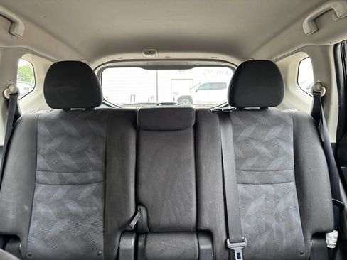 Used 2015 Nissan Rogue S FWD image 20