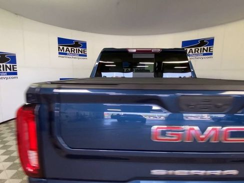Used 2022 GMC Sierra 1500 SLT w/ SLT Convenience Package AWD/4WD image 9