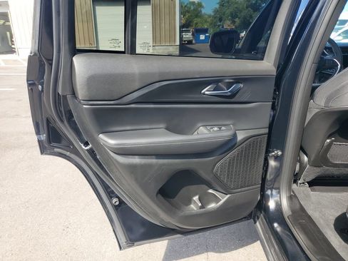 Used 2025 Jeep Grand Cherokee Laredo w/ Luxury Tech Group I RWD image 15
