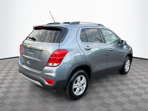 Used 2019 Chevrolet Trax LT w/ LT Convenience Package image 6