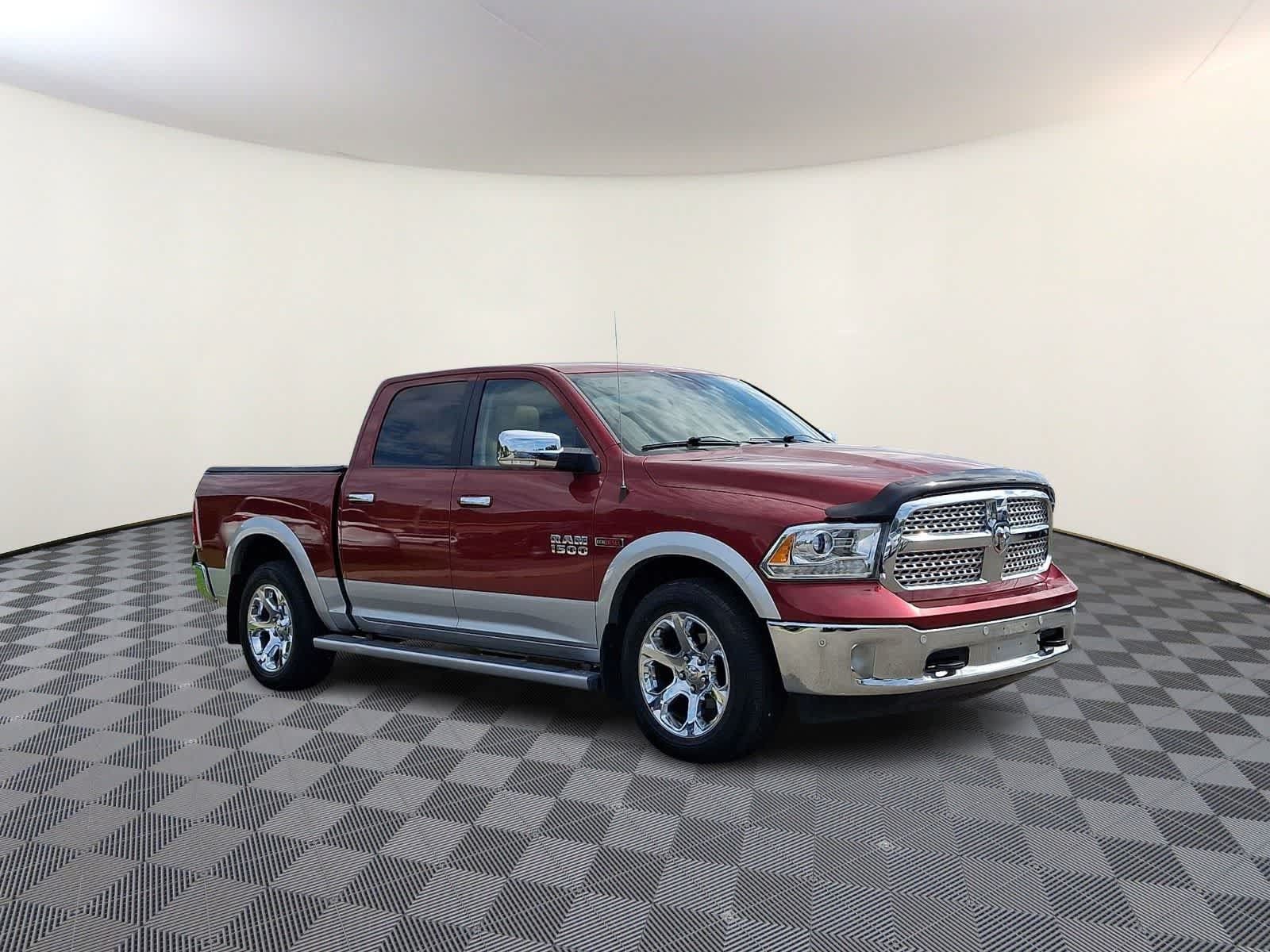 Used 2015 RAM 1500 Laramie w/ Convenience Group AWD/4WD image 4