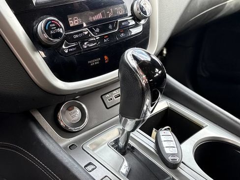 Used 2020 Nissan Murano SV AWD/4WD image 12