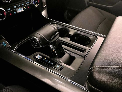 Certified 2022 Ford F150 XLT w/ Equipment Group 302A High image 16