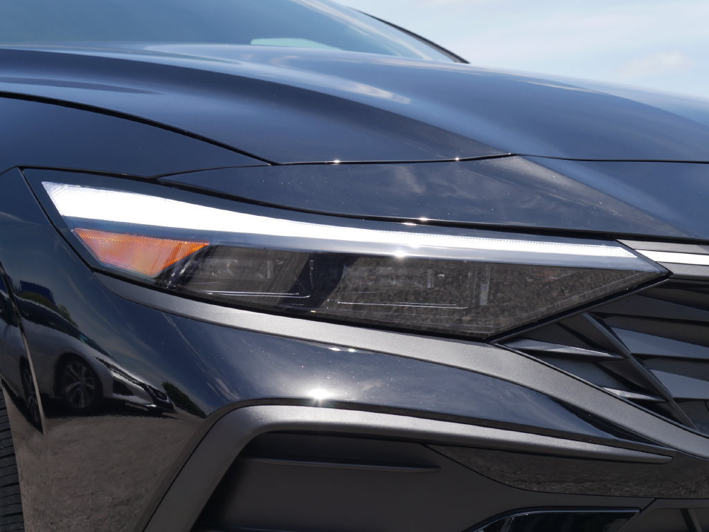 New 2026 Hyundai Elantra SEL FWD image 3