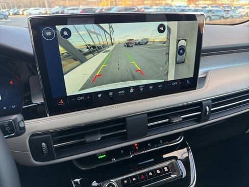 New 2026 Lincoln Corsair Premiere image 13