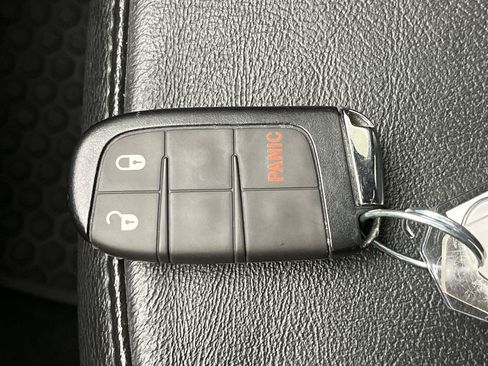 Used 2025 Jeep Compass Trailhawk AWD/4WD image 23
