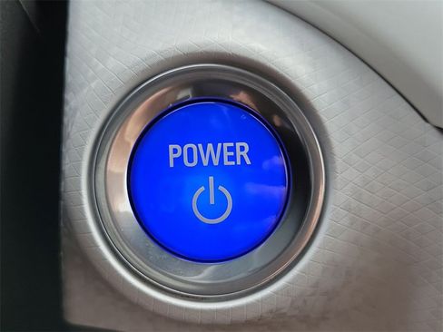 Certified 2017 Chevrolet Bolt Premier w/ Driver Confidence II Package image 17