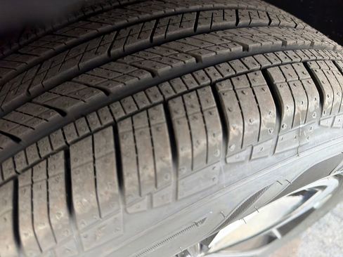 New 2026 Chevrolet Trax RS w/ Sunroof Package image 28