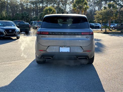 Used 2023 Land Rover Range Rover Sport SE Dynamic image 26