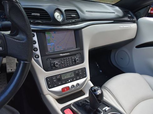 Used 2016 Maserati GranTurismo Sport image 34