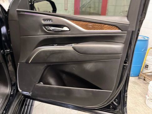 Used 2023 Cadillac Escalade Sport Platinum AWD/4WD image 42