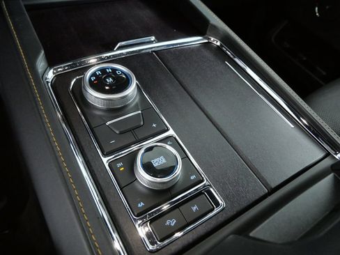 Used 2023 Ford Expedition Platinum AWD/4WD image 19