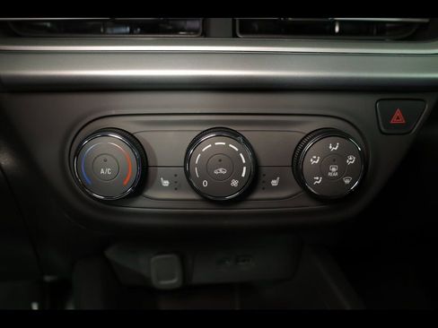 New 2026 Chevrolet Trax RS w/ Sunroof Package FWD image 13