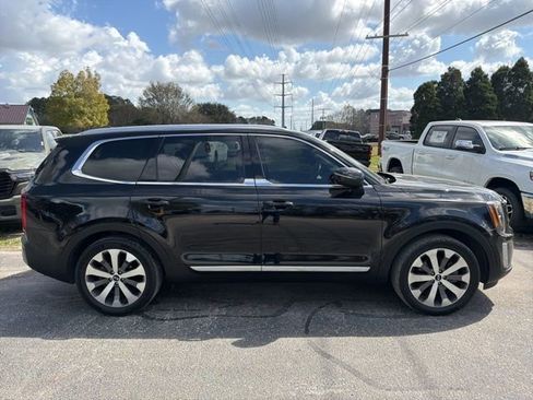Used 2021 Kia Telluride EX w/ EX Premium Package image 2