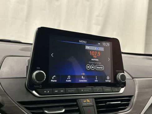 Used 2025 Nissan Altima 2.5 SV image 22