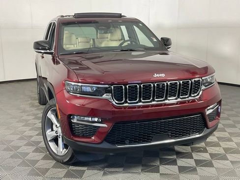 Used 2024 Jeep Grand Cherokee Limited w/ Luxury Tech Group II AWD/4WD image 42