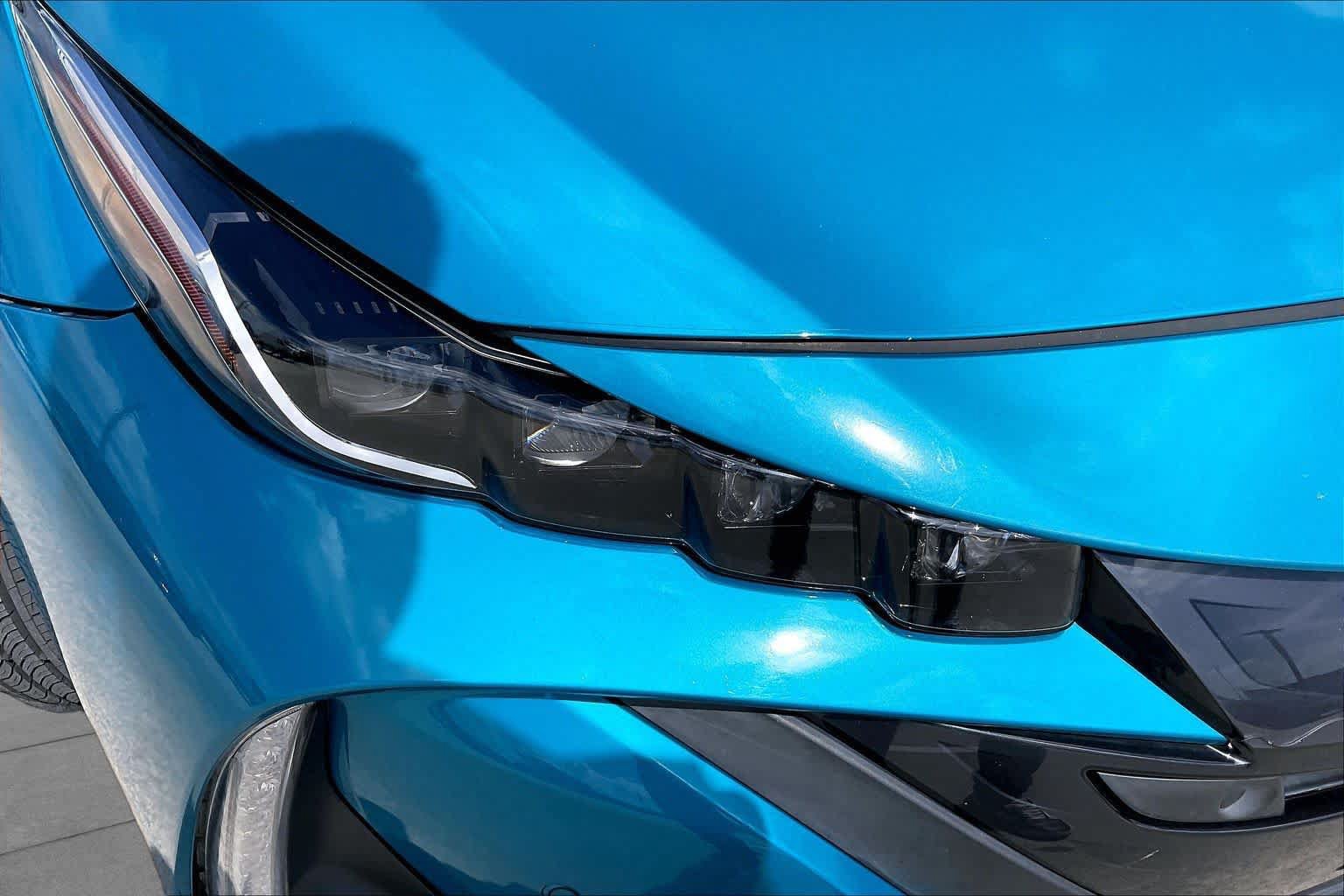Used 2017 Toyota Prius Prime Advanced w/ Preferred Accessory Package FWD image 26