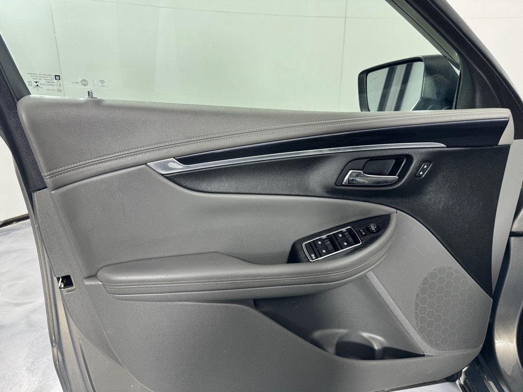Used 2018 Chevrolet Impala LT w/ LT Convenience Package FWD image 11