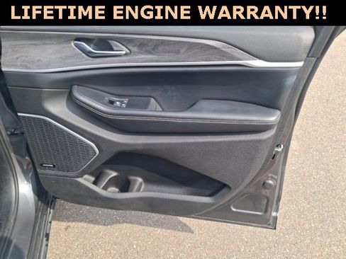 Used 2024 Jeep Grand Cherokee Limited 4xe image 23