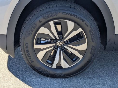 New 2026 Volkswagen Atlas SE image 10